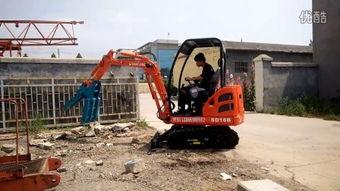 挖掘机吃瓜视频,揭秘工地上的欢乐时光