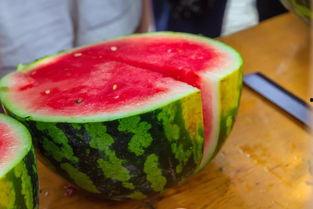 学校那个吃瓜事件,揭秘那场引发热议的吃瓜事件